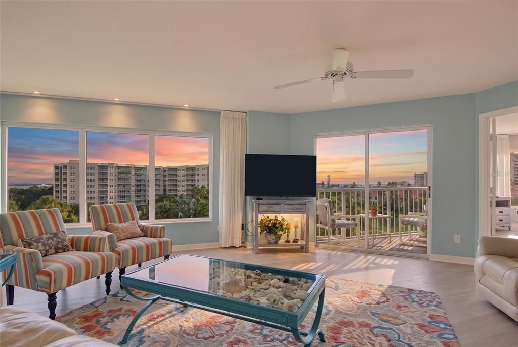 For Sale: $399,900 (3 beds, 3 baths, 1715 Square Feet)