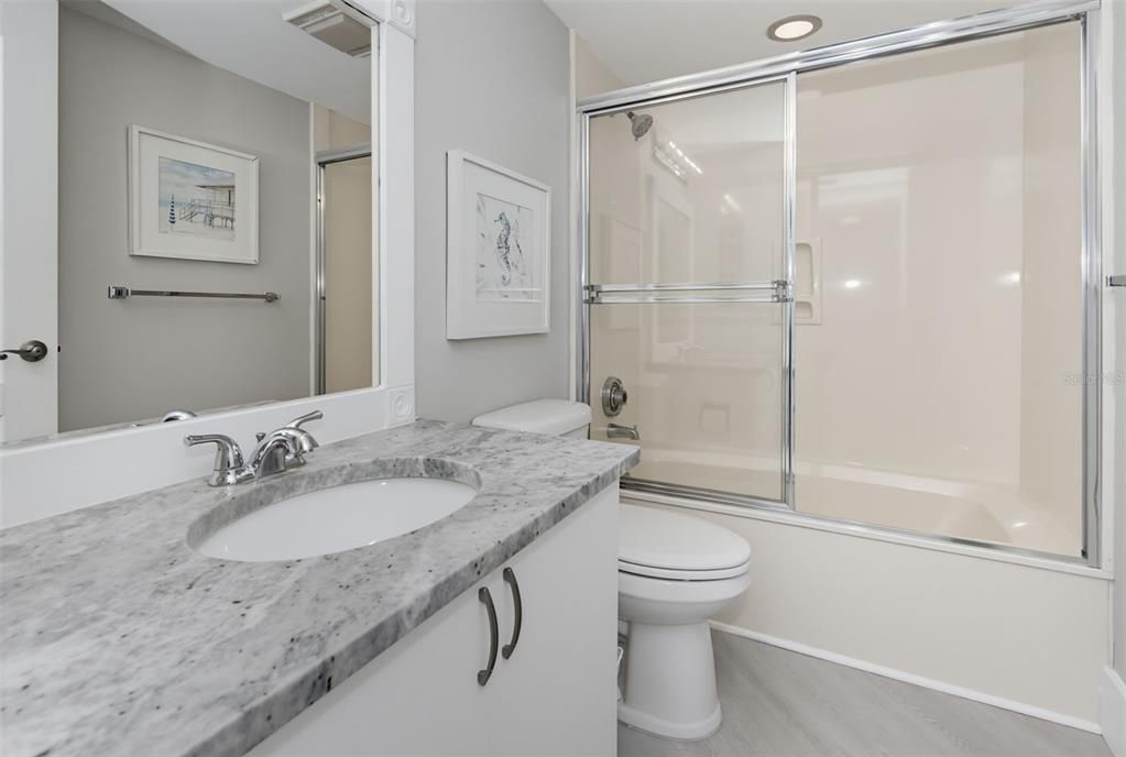 For Sale: $399,900 (3 beds, 3 baths, 1715 Square Feet)