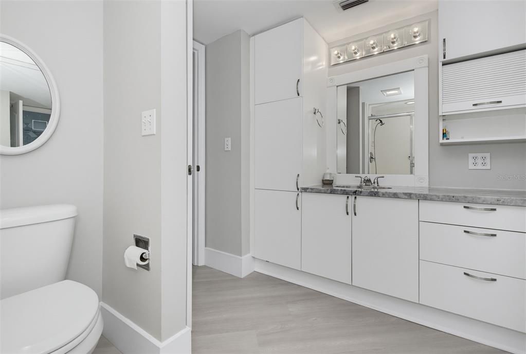 For Sale: $399,900 (3 beds, 3 baths, 1715 Square Feet)