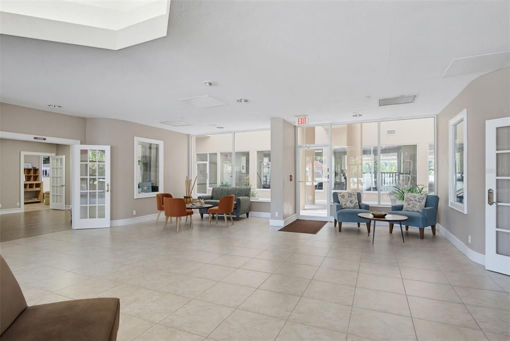 For Sale: $399,900 (3 beds, 3 baths, 1715 Square Feet)