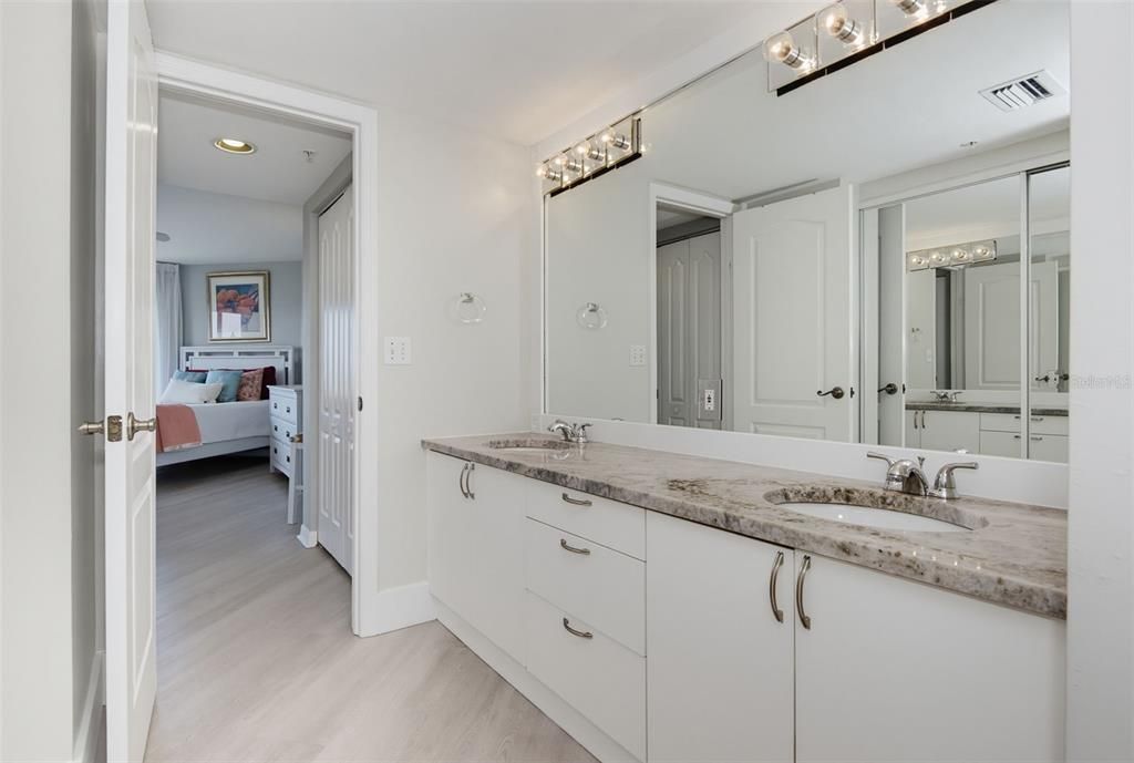 For Sale: $399,900 (3 beds, 3 baths, 1715 Square Feet)