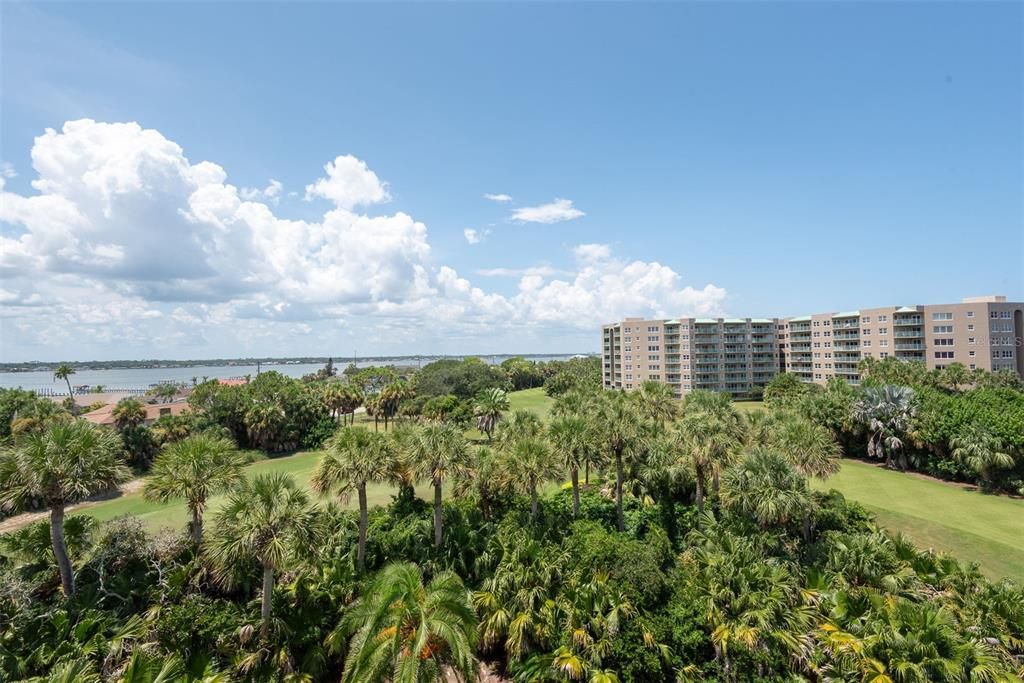 For Sale: $399,900 (3 beds, 3 baths, 1715 Square Feet)