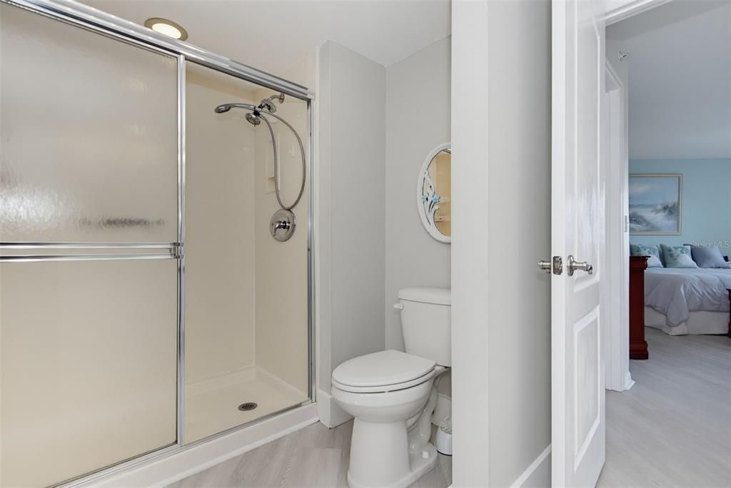 For Sale: $399,900 (3 beds, 3 baths, 1715 Square Feet)