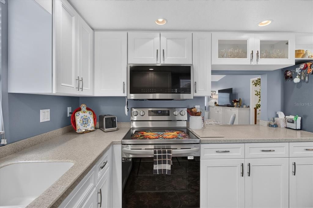 For Sale: $335,000 (2 beds, 2 baths, 1439 Square Feet)