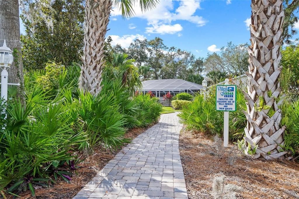 For Sale: $335,000 (2 beds, 2 baths, 1439 Square Feet)