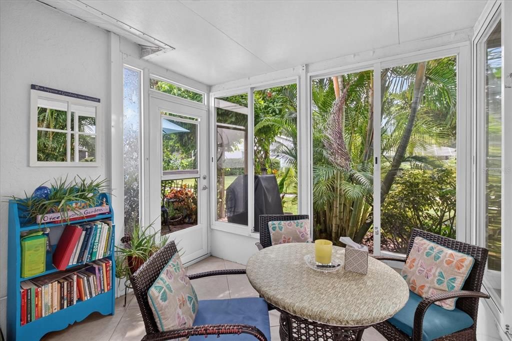 For Sale: $335,000 (2 beds, 2 baths, 1439 Square Feet)
