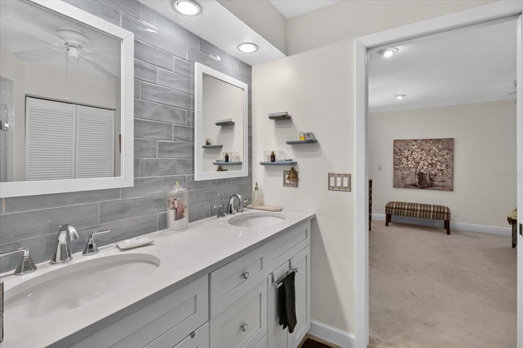For Sale: $335,000 (2 beds, 2 baths, 1439 Square Feet)