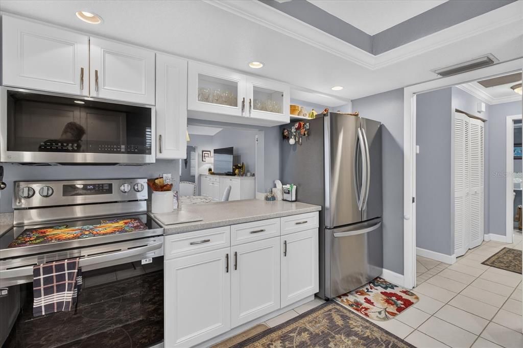 For Sale: $335,000 (2 beds, 2 baths, 1439 Square Feet)