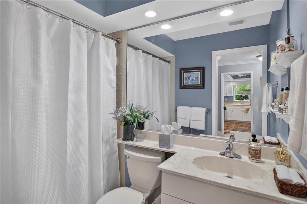 For Sale: $335,000 (2 beds, 2 baths, 1439 Square Feet)