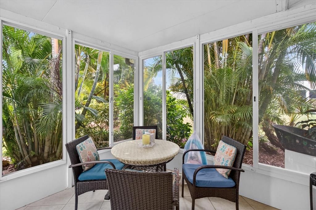 For Sale: $335,000 (2 beds, 2 baths, 1439 Square Feet)
