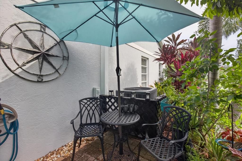 For Sale: $335,000 (2 beds, 2 baths, 1439 Square Feet)