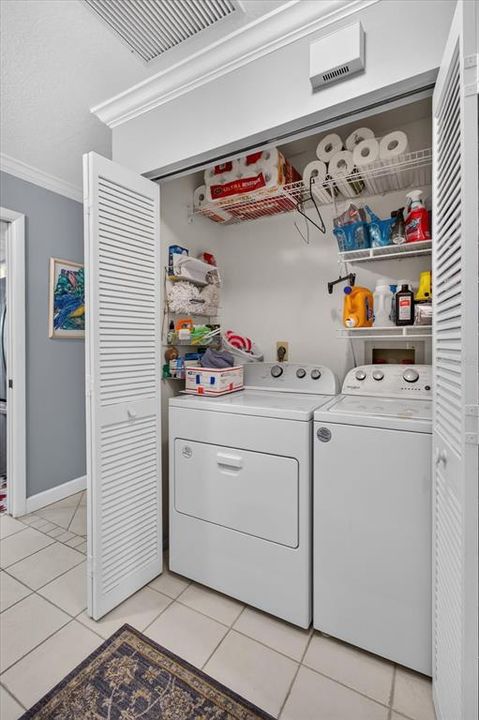 For Sale: $335,000 (2 beds, 2 baths, 1439 Square Feet)