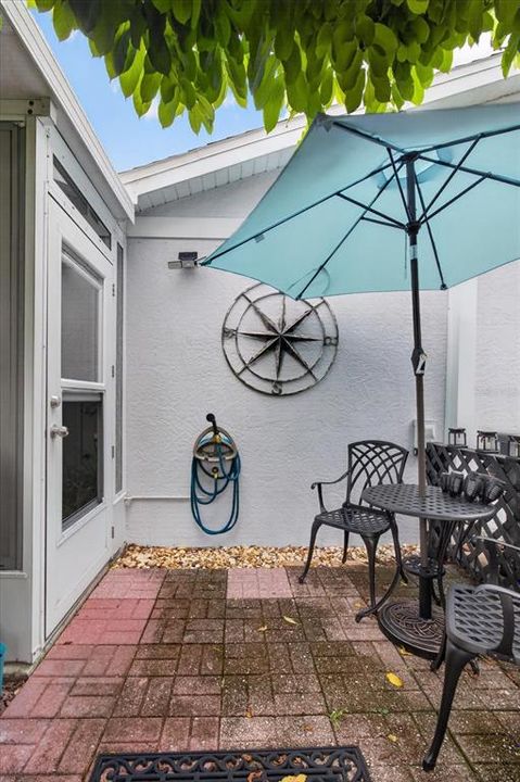 For Sale: $335,000 (2 beds, 2 baths, 1439 Square Feet)