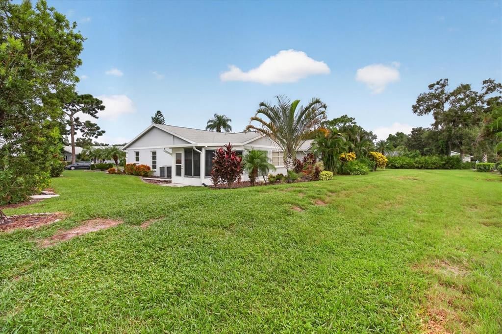 For Sale: $335,000 (2 beds, 2 baths, 1439 Square Feet)