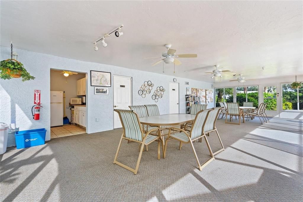 For Sale: $335,000 (2 beds, 2 baths, 1439 Square Feet)