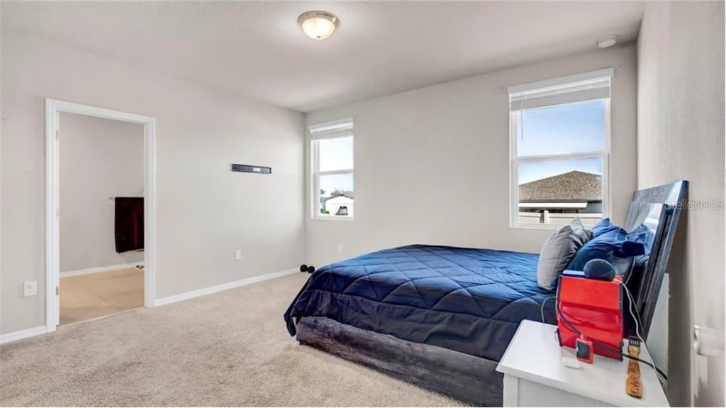 For Sale: $305,000 (3 beds, 2 baths, 1734 Square Feet)
