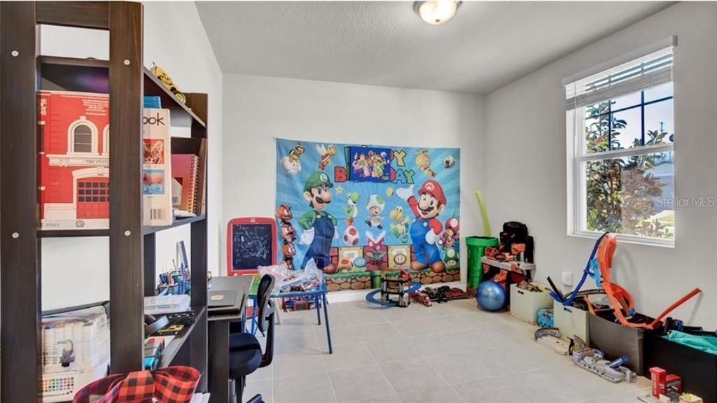 For Sale: $305,000 (3 beds, 2 baths, 1734 Square Feet)