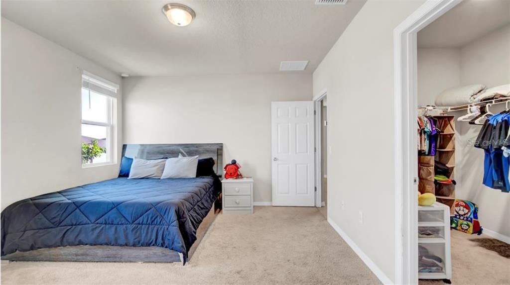 For Sale: $305,000 (3 beds, 2 baths, 1734 Square Feet)