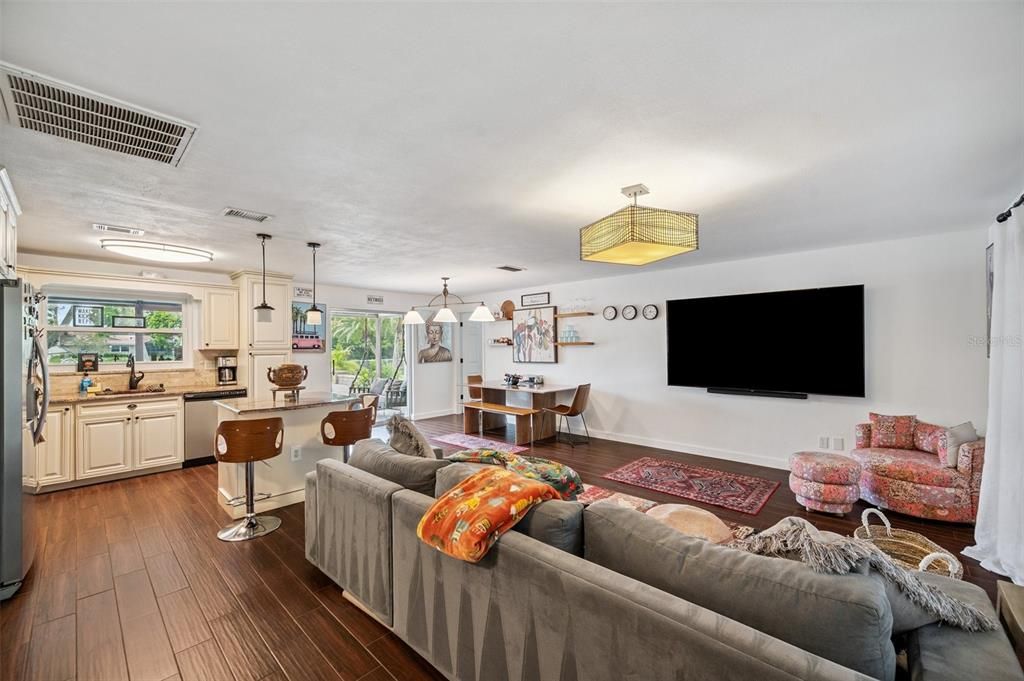 For Rent: $5,500 (2 beds, 2 baths, 1445 Square Feet)