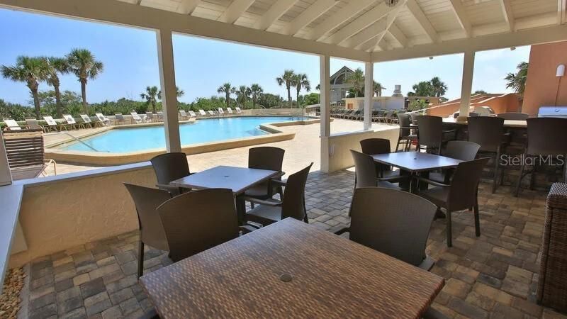 For Sale: $549,900 (1 beds, 1 baths, 922 Square Feet)