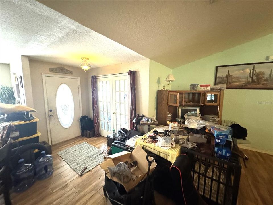For Sale: $199,900 (4 beds, 2 baths, 2548 Square Feet)