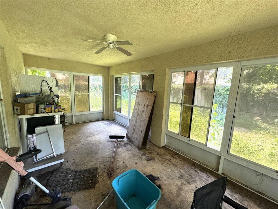 For Sale: $199,900 (4 beds, 2 baths, 2548 Square Feet)