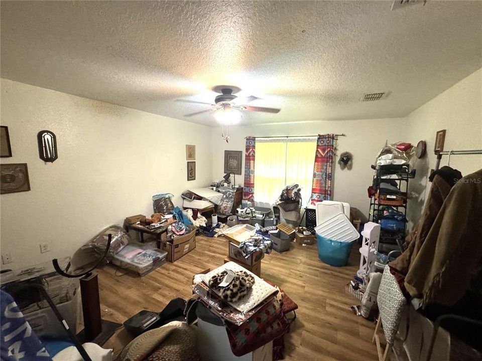 For Sale: $199,900 (4 beds, 2 baths, 2548 Square Feet)