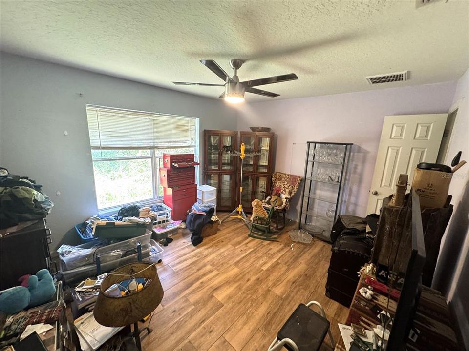 For Sale: $199,900 (4 beds, 2 baths, 2548 Square Feet)
