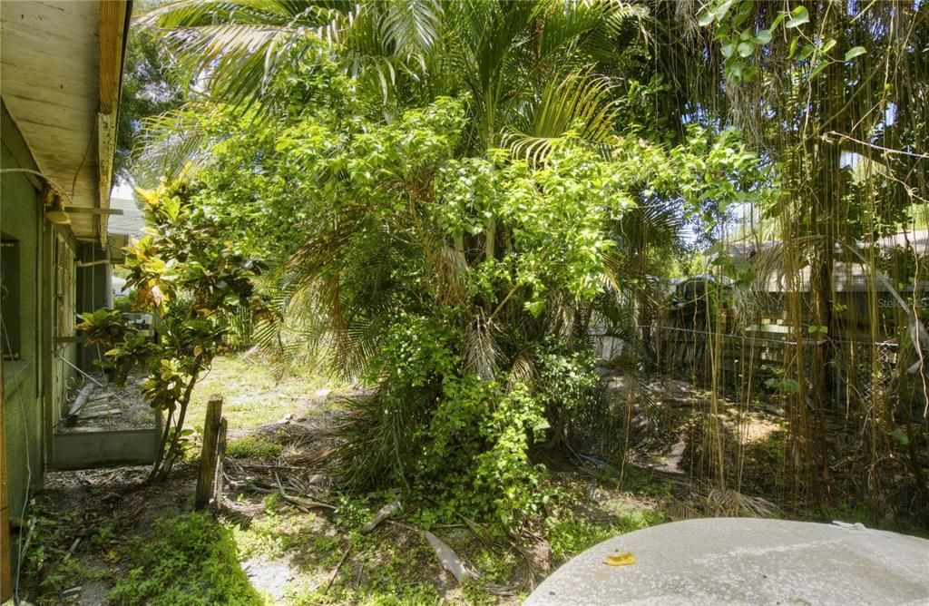 For Sale: $149,900 (2 beds, 1 baths, 1200 Square Feet)