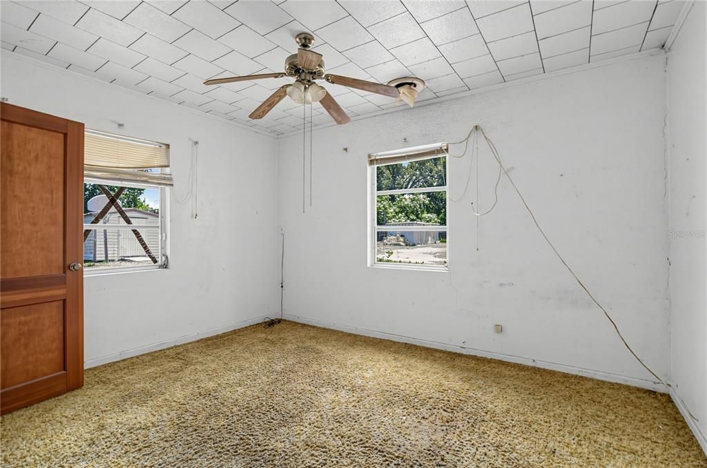 For Sale: $149,900 (2 beds, 1 baths, 1200 Square Feet)