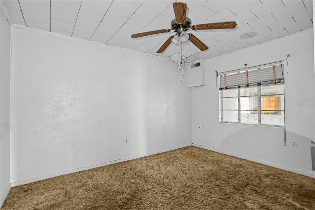 For Sale: $149,900 (2 beds, 1 baths, 1200 Square Feet)