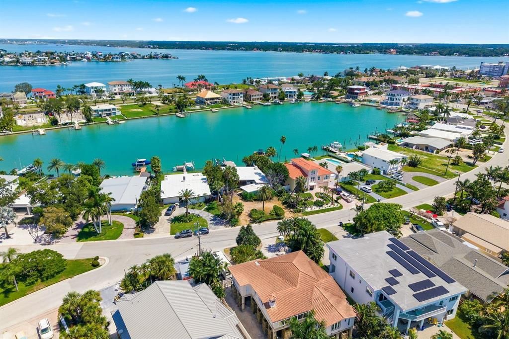 На продажу: $1,095,000 (4 спален, 3 ванн, 2307 Квадратных фут)