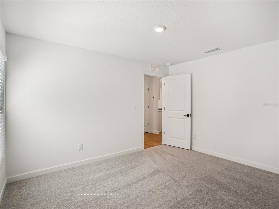 For Sale: $325,900 (3 beds, 2 baths, 1498 Square Feet)