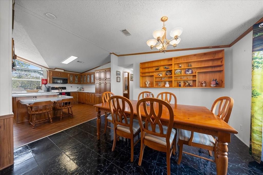 На продажу: $399,900 (3 спален, 2 ванн, 1782 Квадратных фут)