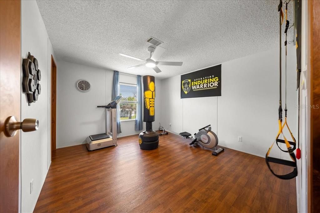 На продажу: $399,900 (3 спален, 2 ванн, 1782 Квадратных фут)