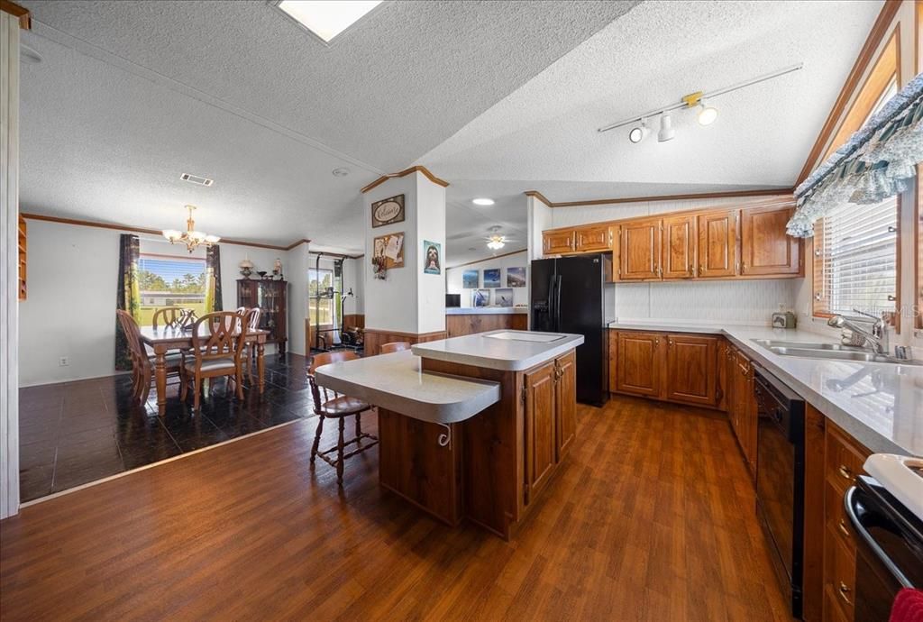 На продажу: $399,900 (3 спален, 2 ванн, 1782 Квадратных фут)