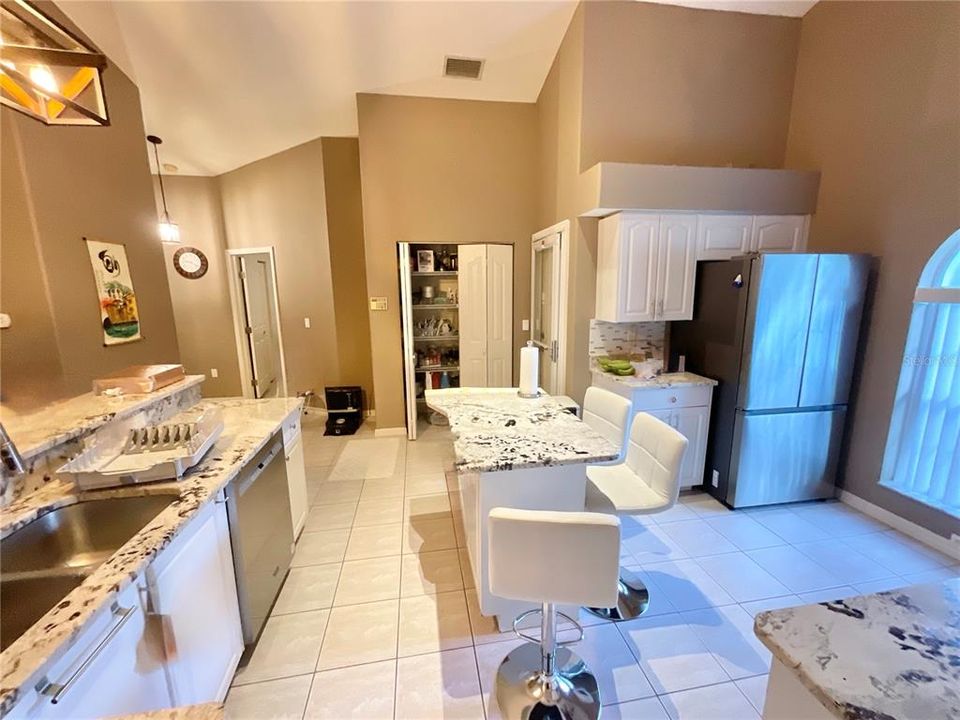 For Rent: $3,200 (3 beds, 2 baths, 1690 Square Feet)