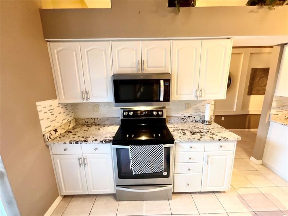 For Rent: $3,200 (3 beds, 2 baths, 1690 Square Feet)