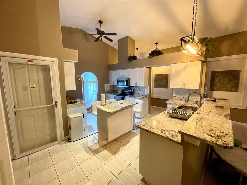 For Rent: $3,200 (3 beds, 2 baths, 1690 Square Feet)