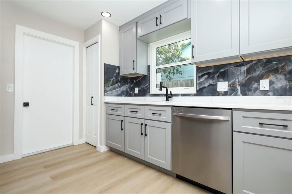 For Sale: $459,000 (3 beds, 2 baths, 1154 Square Feet)