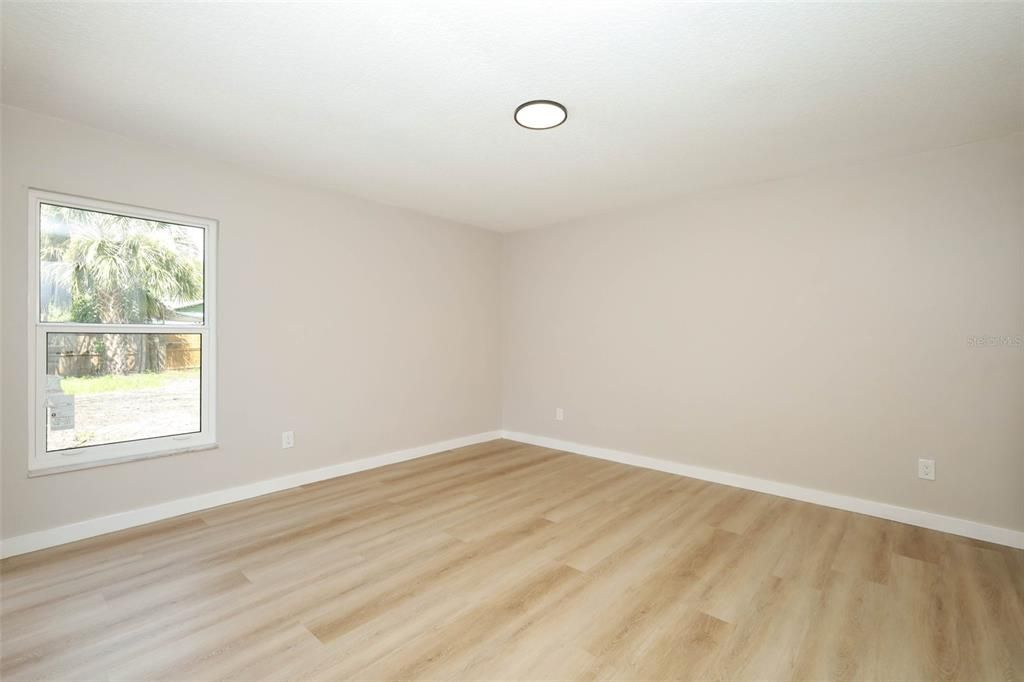 For Sale: $459,000 (3 beds, 2 baths, 1154 Square Feet)