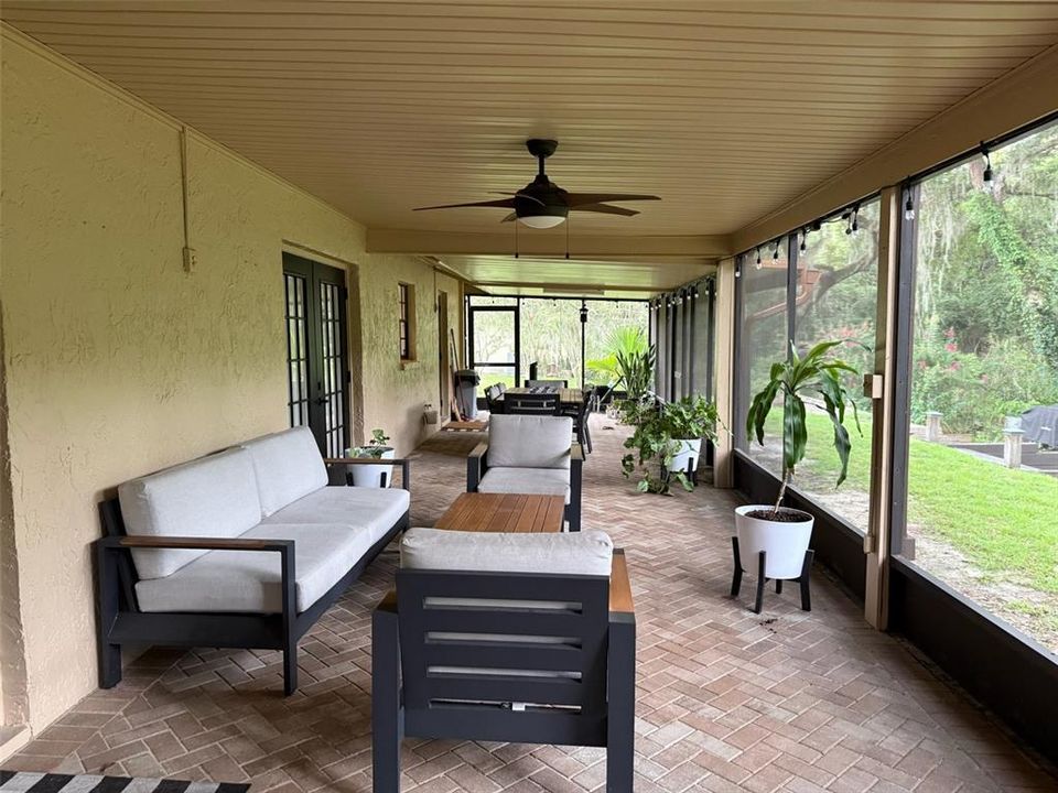 For Rent: $3,495 (4 beds, 2 baths, 2302 Square Feet)