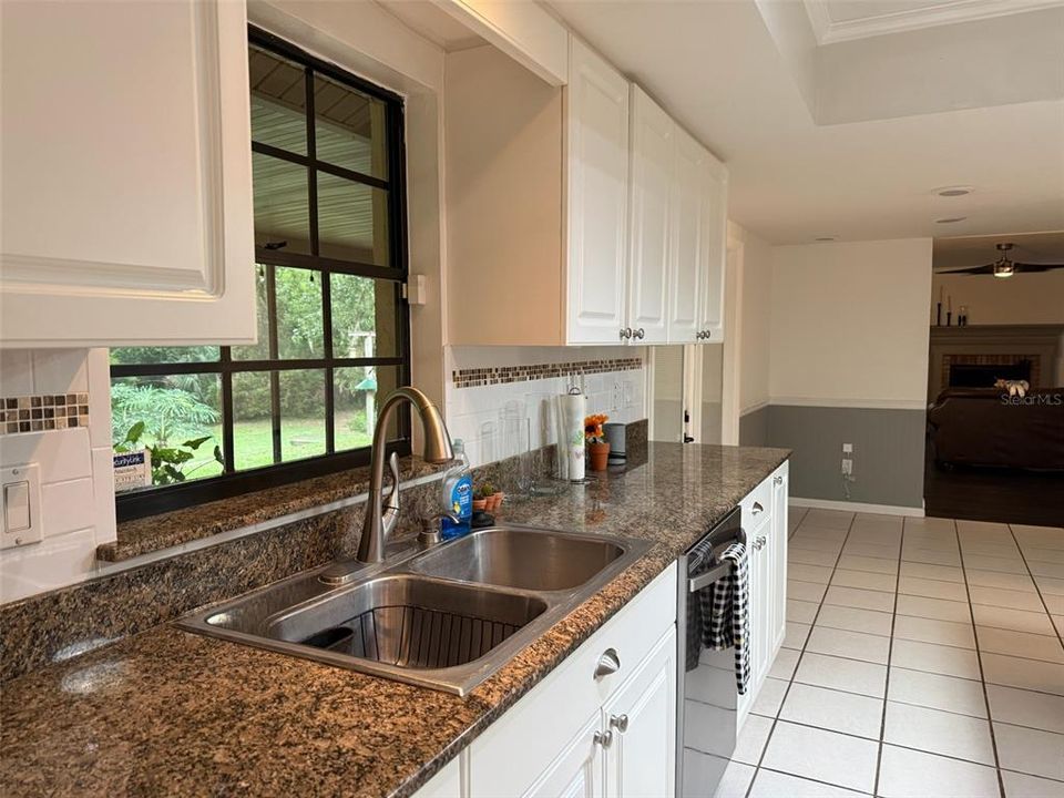For Rent: $3,495 (4 beds, 2 baths, 2302 Square Feet)