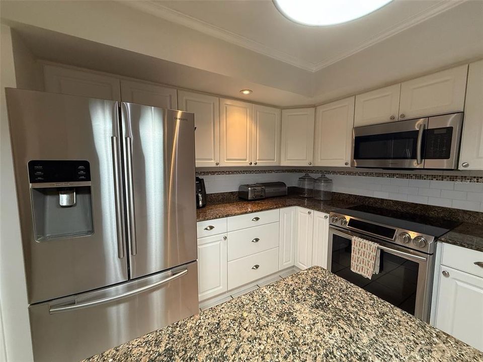 For Rent: $3,495 (4 beds, 2 baths, 2302 Square Feet)
