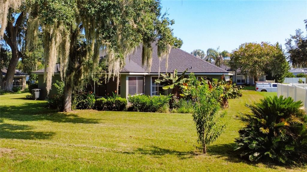 For Sale: $400,000 (4 beds, 3 baths, 2477 Square Feet)