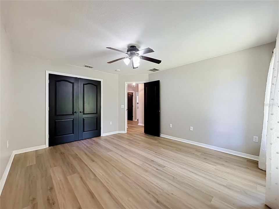 For Sale: $400,000 (4 beds, 3 baths, 2477 Square Feet)