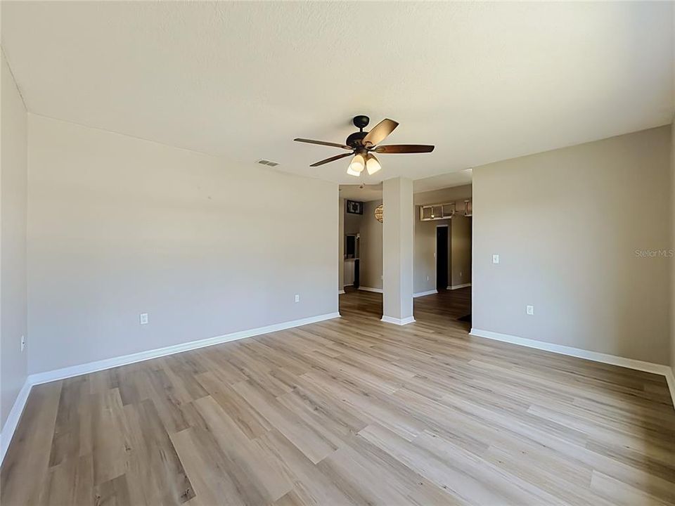 For Sale: $400,000 (4 beds, 3 baths, 2477 Square Feet)