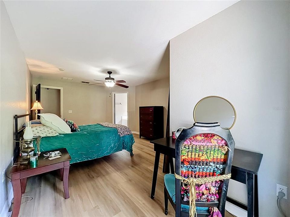 For Sale: $400,000 (4 beds, 3 baths, 2477 Square Feet)