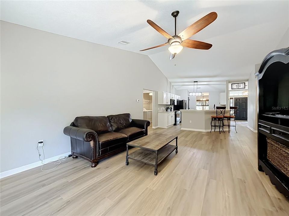 For Sale: $400,000 (4 beds, 3 baths, 2477 Square Feet)