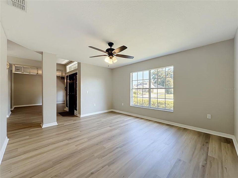 For Sale: $400,000 (4 beds, 3 baths, 2477 Square Feet)